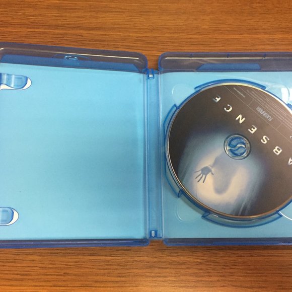 Absence Blu ray - Picture 3 of 4